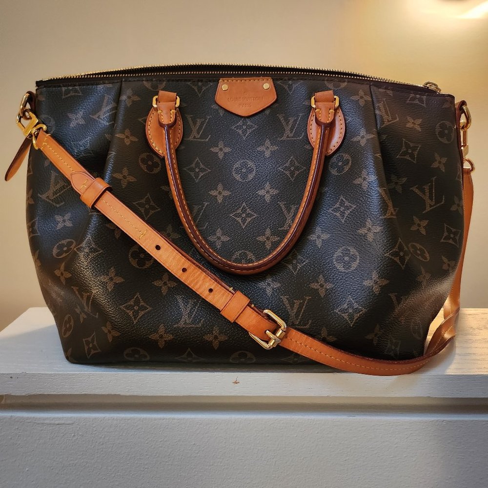 Louis Vuitton Logo Handbag